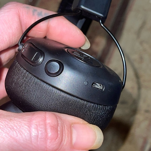 JLab wireless headphones - Picture 5 of 5